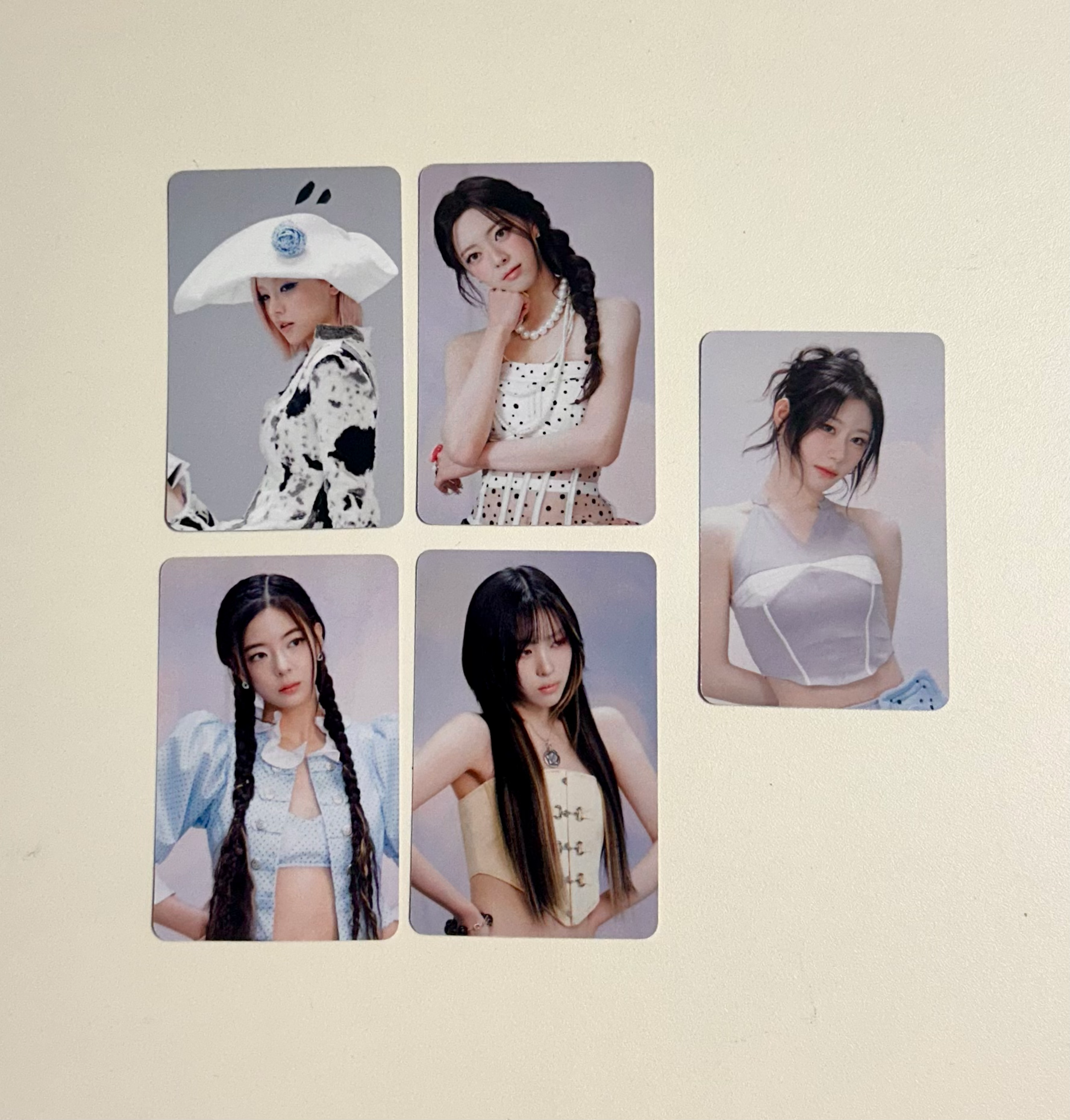 ITZY - Motto (Hell) - Applemusic POB